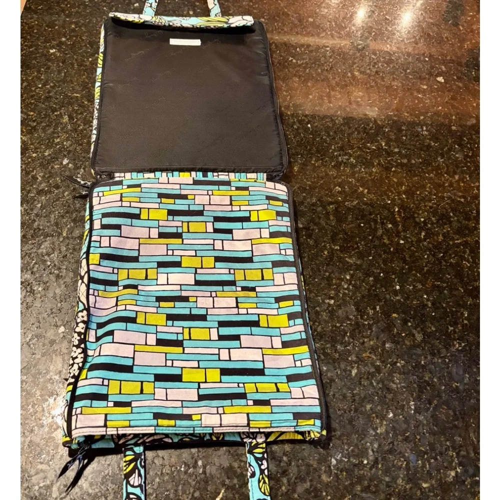 🌺Vera Bradley “Checkpoint Friendly” Laptop Bag in Island Bloom Travel School🌺